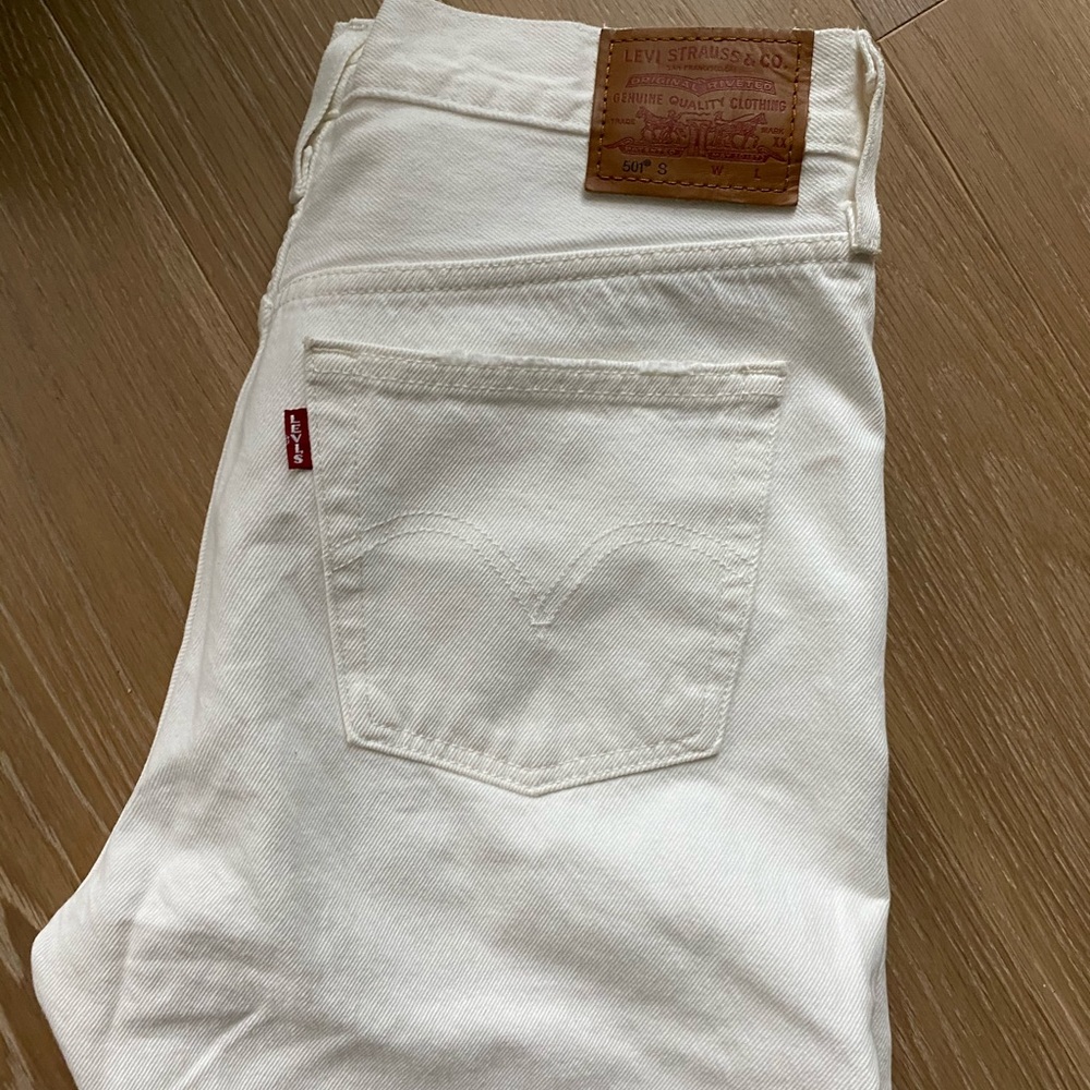 {Levi’s} 🔷 cropped high waisted straight jeans